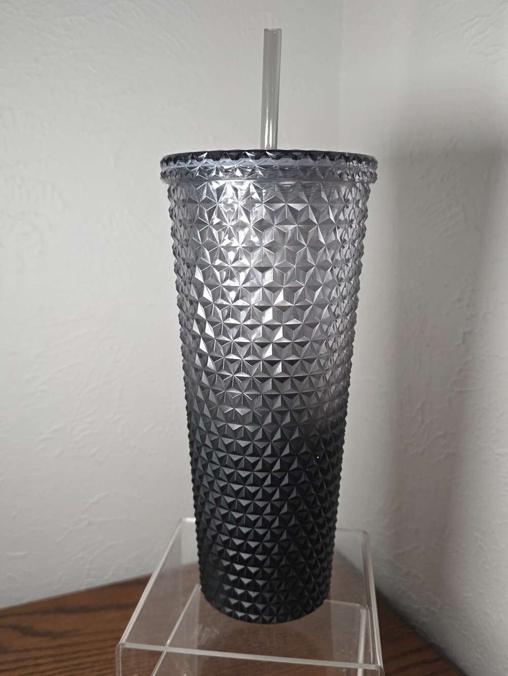 Mainstays 26oz Diamond Scale Textured Plastic Tumbler with Straw, Gray - Grey